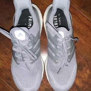 Women’s Ultraboost 21 Gray shoes-new without tags